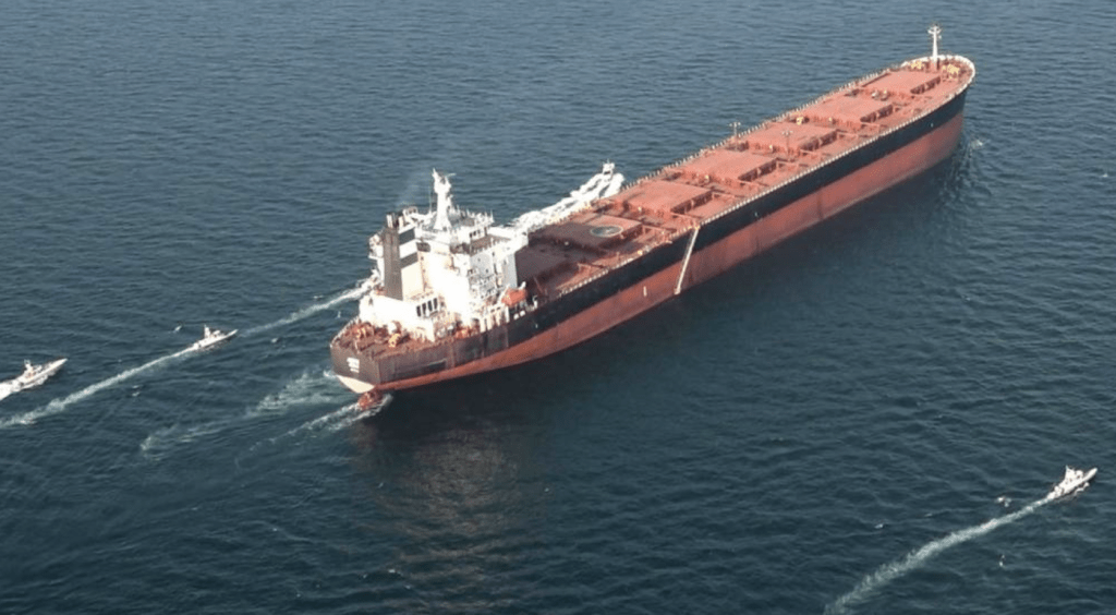 美伊戰火持續蔓延，全球能源要道霍爾木茲海峽陷入癱瘓，國際能源供應鏈面臨空前衝擊。