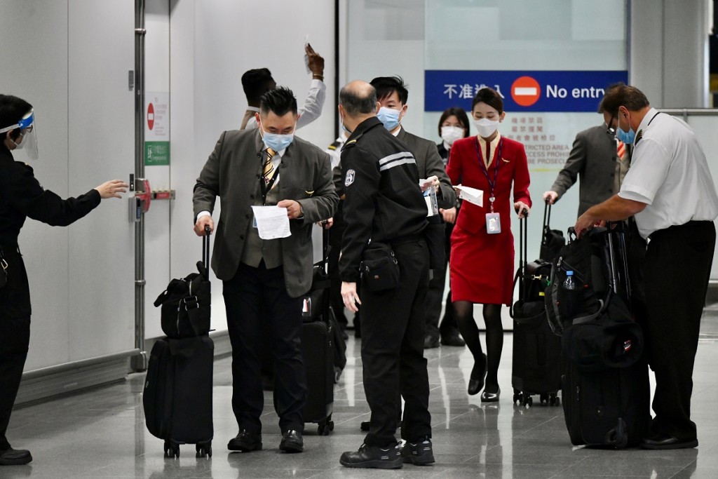 梁子超提倡機場員工強制接種疫苗及定期檢測。資料圖片