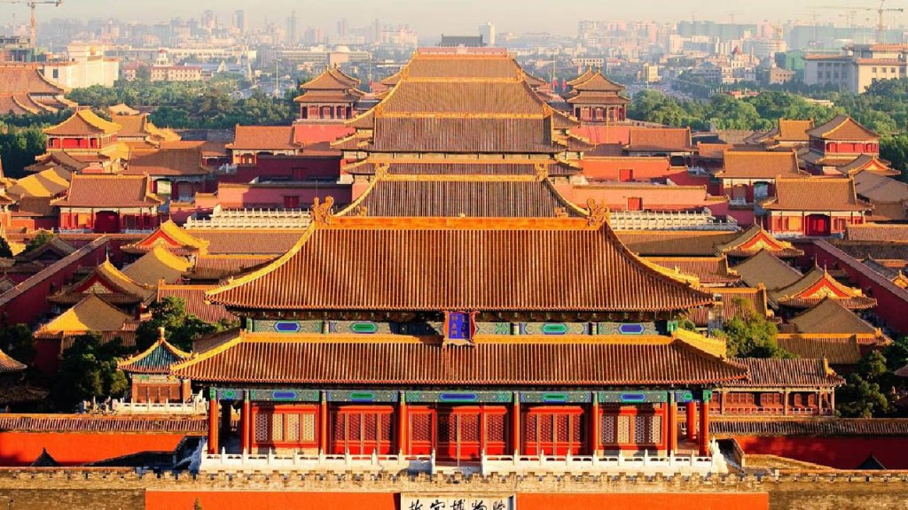 顶层可看故宫美景 每平米15万人民币 北京富豪顶著40度看房 茶水费160万人民币