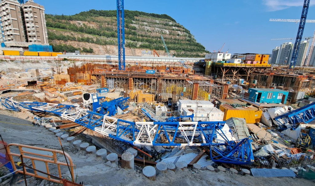 安達臣道石礦場R2-2號地盤在2022年9月曾發生冧天秤事故,造成3死6傷。資料圖片 安達臣道石礦場R2-2號地盤在2022年9月曾發生冧天秤事故,造成3死6傷。資料圖片