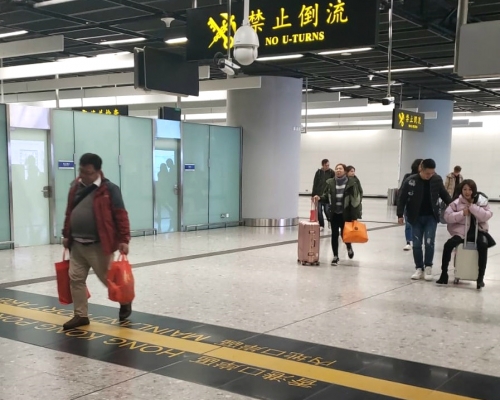 首次有内地人員在西九龍站內地口岸區執法。資料圖片