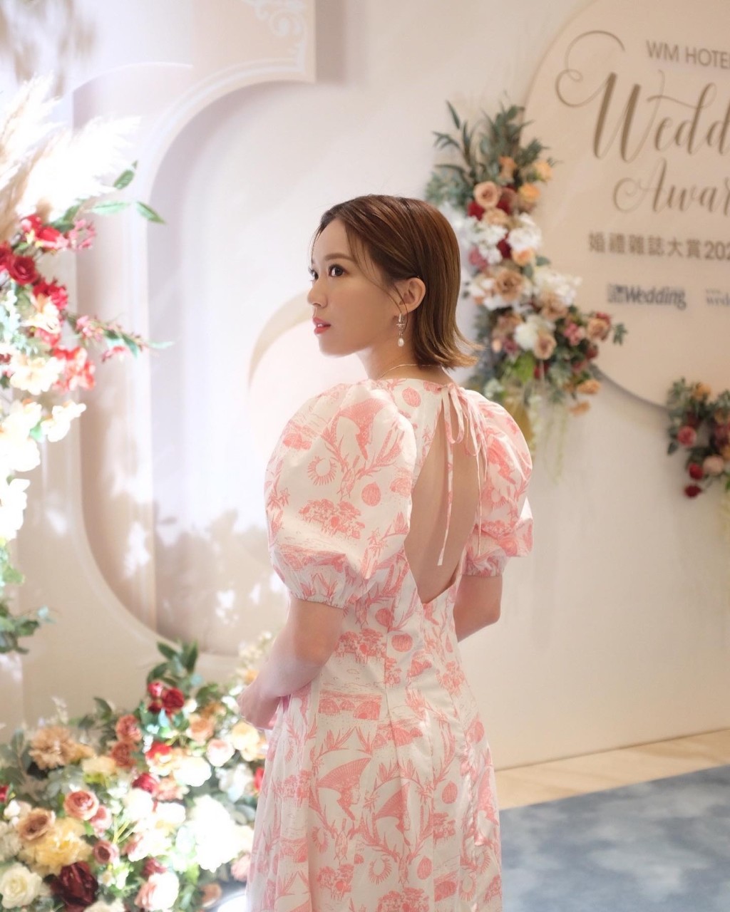 黃芷晴2012年出道，曾為港視旗下藝人，有份拍《我阿媽係黑玫瑰》、《末日+5》及《開腦儆探》等劇。