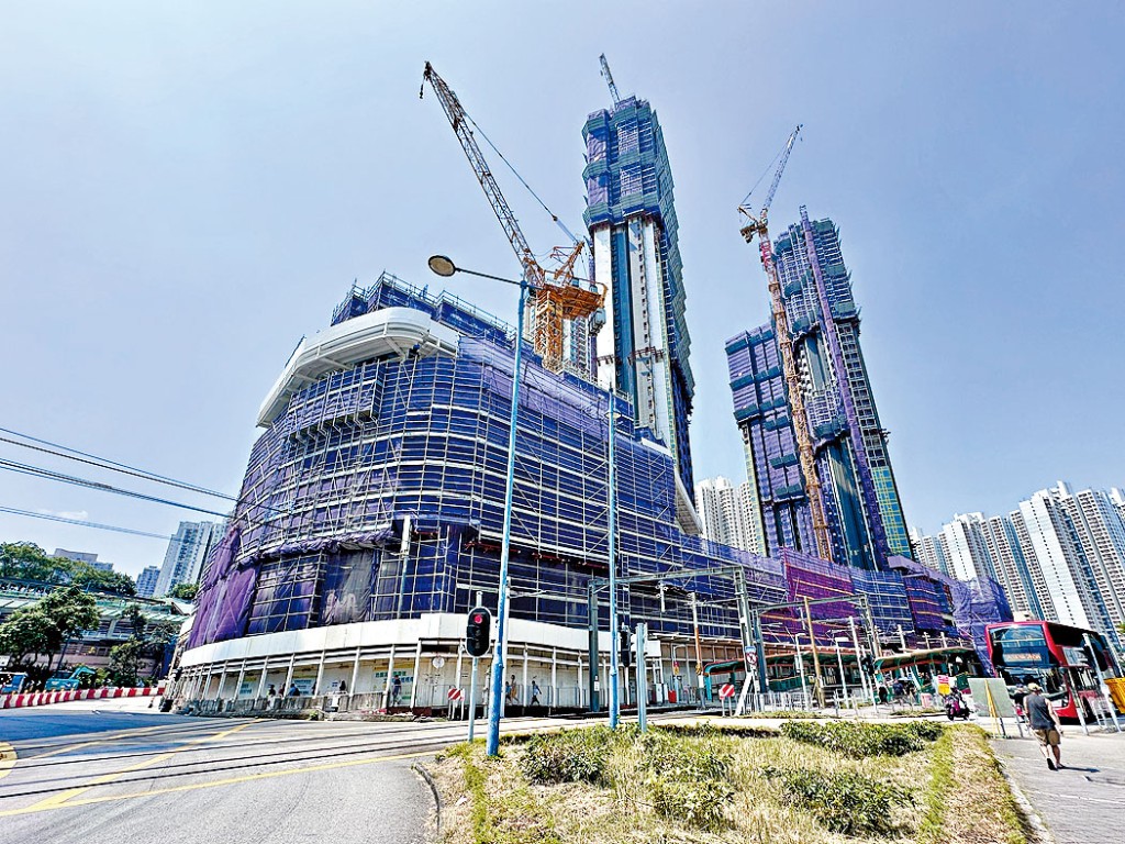 上月僅新地天水圍YOHO WEST獲批預售，共涉1393伙。