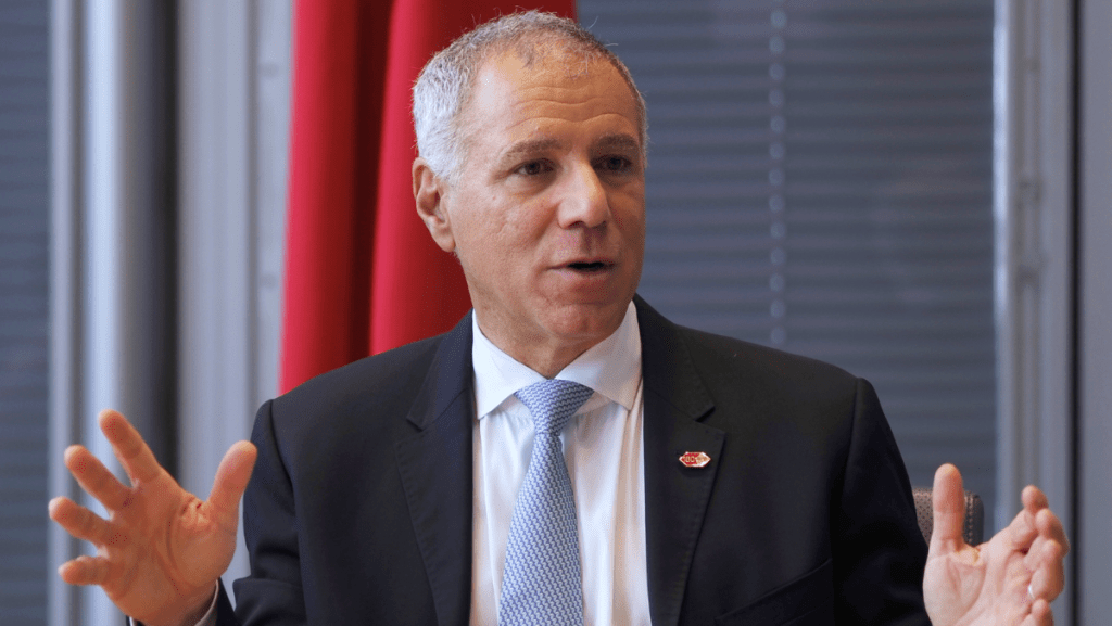 滙控⾏政總裁艾橋智。