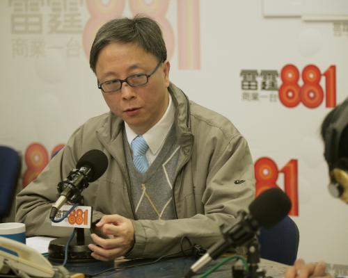 何栢良擔心一旦出現淘大翻版事件,醫療系統會無法應付。資料圖片