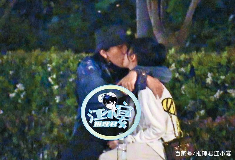 二人戀得高調，經常在街頭擁吻被拍。（微博圖片）