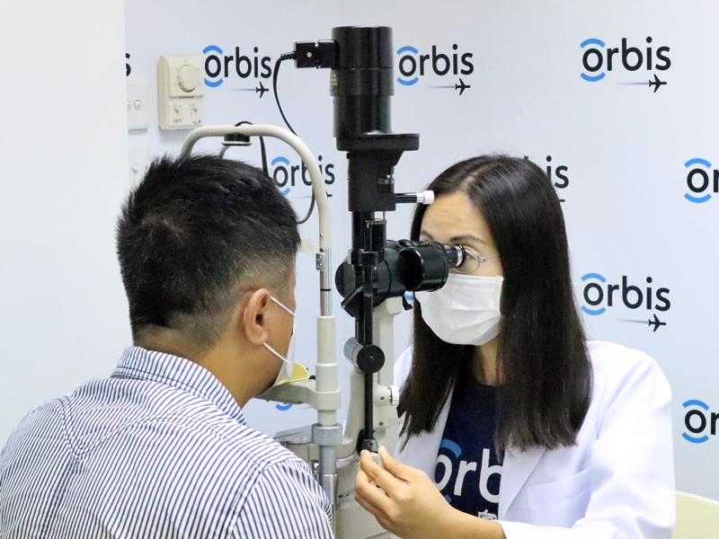 奧比斯提醒港人應定期進行眼科檢查。奧比斯提供