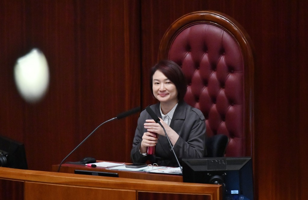 李慧琼在聽取答覆後,認為局方未能充分回應議員有關提問,要求醫衞局稍後作補充。資料圖片 李慧琼在聽取答覆後,認為局方未能充分回應議員有關提問,要求醫衞局稍後作補充。資料圖片