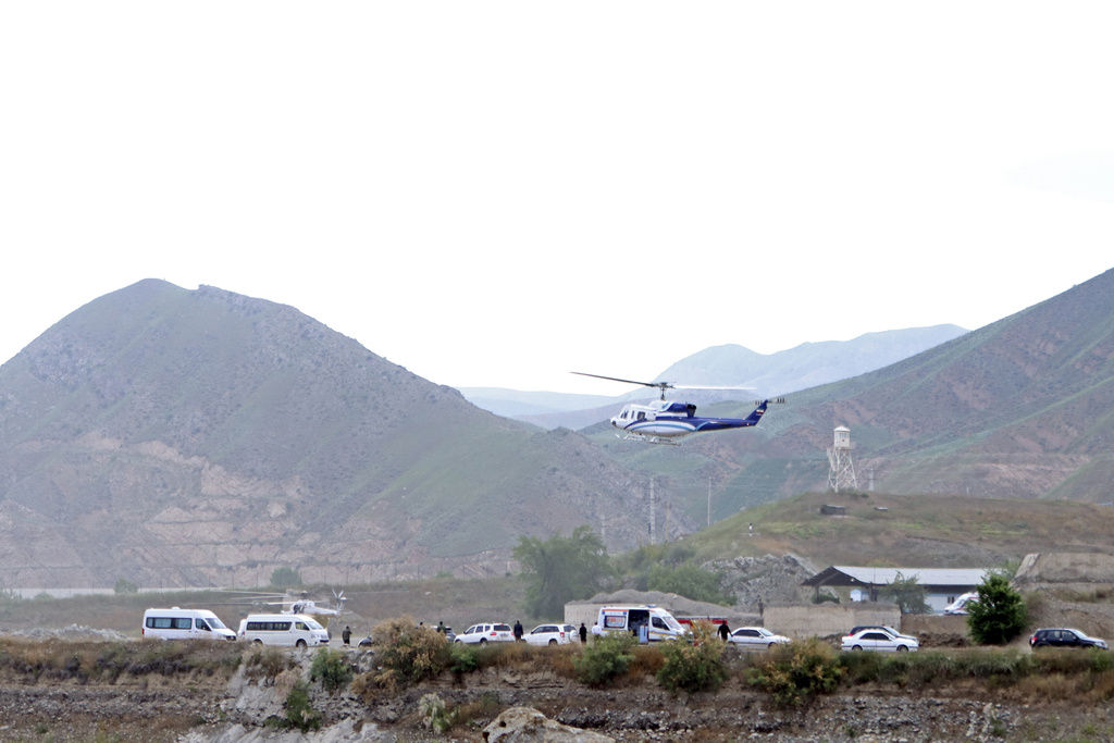 伊朗总统莱希乘坐的贝尔212 直升机。美联社
