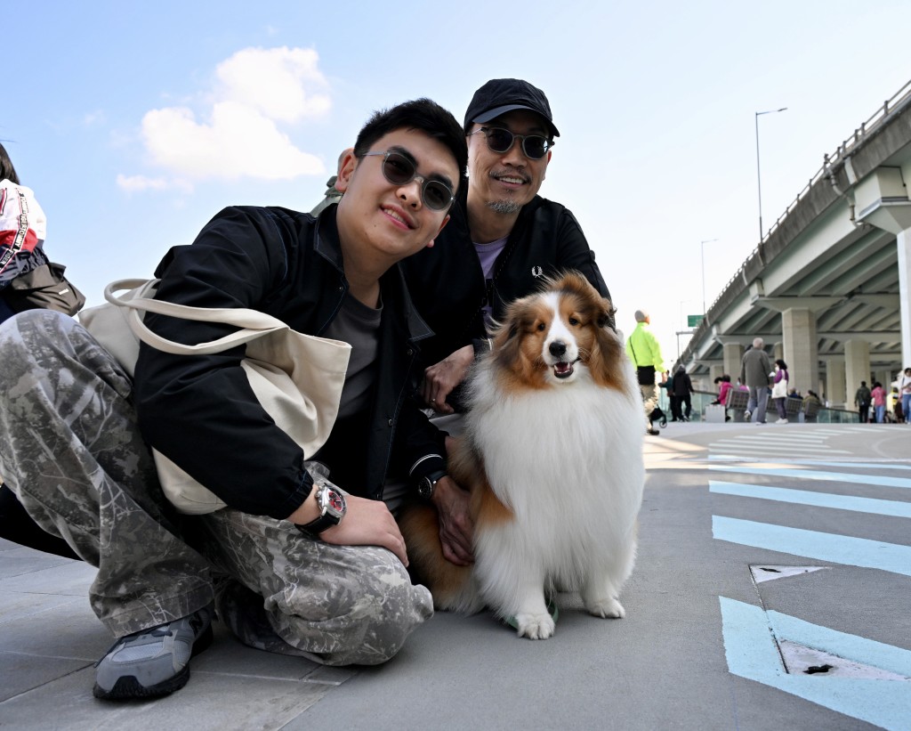 張先生駕車與兒子帶同愛犬「Taki」一同來體驗。 張先生駕車與兒子帶同愛犬「Taki」一同來體驗。