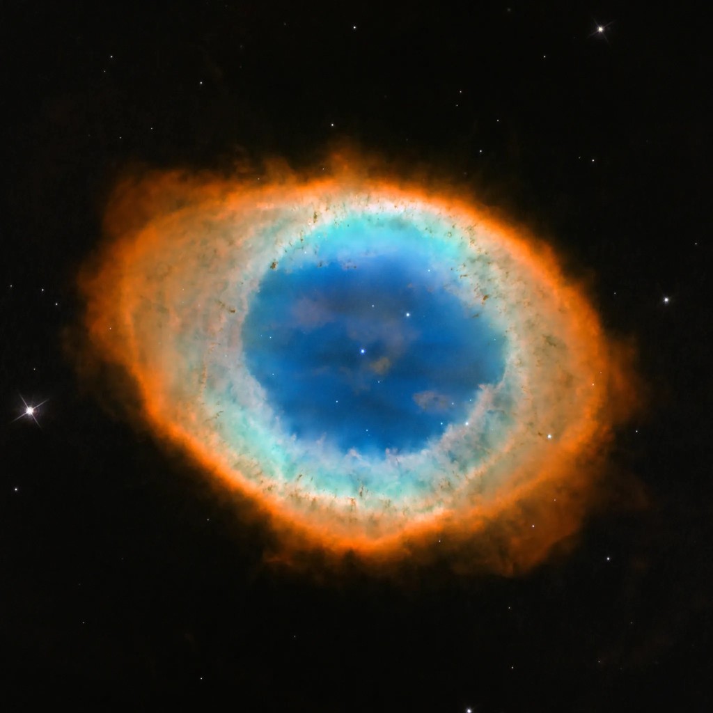 Messier 57 (The Ring Nebula) ©NASA