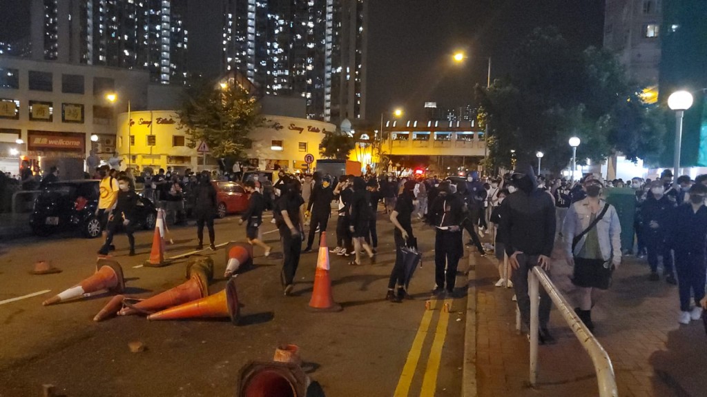 示威者堵塞馬路