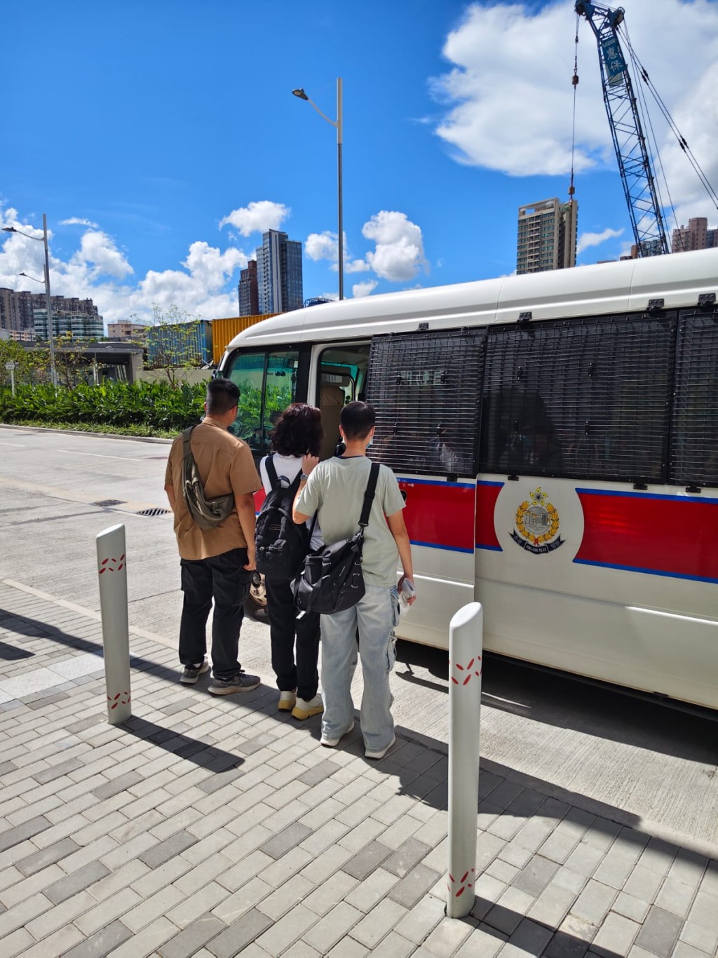 跨部門東九龍及將軍澳打擊黑工,拘捕18人。警方圖片 跨部門東九龍及將軍澳打擊黑工,拘捕18人。警方圖片