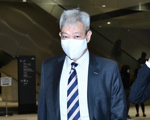 馬維騉代表鍾錦麟進行陳詞。