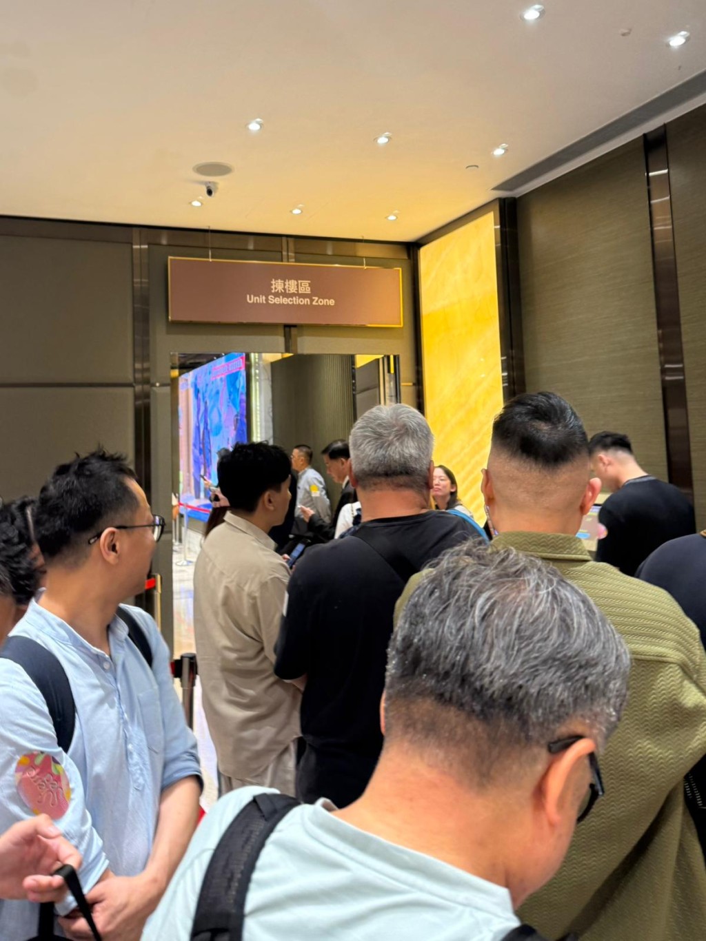 揀樓當日，李先生心儀單位被其他買家捷足先登。