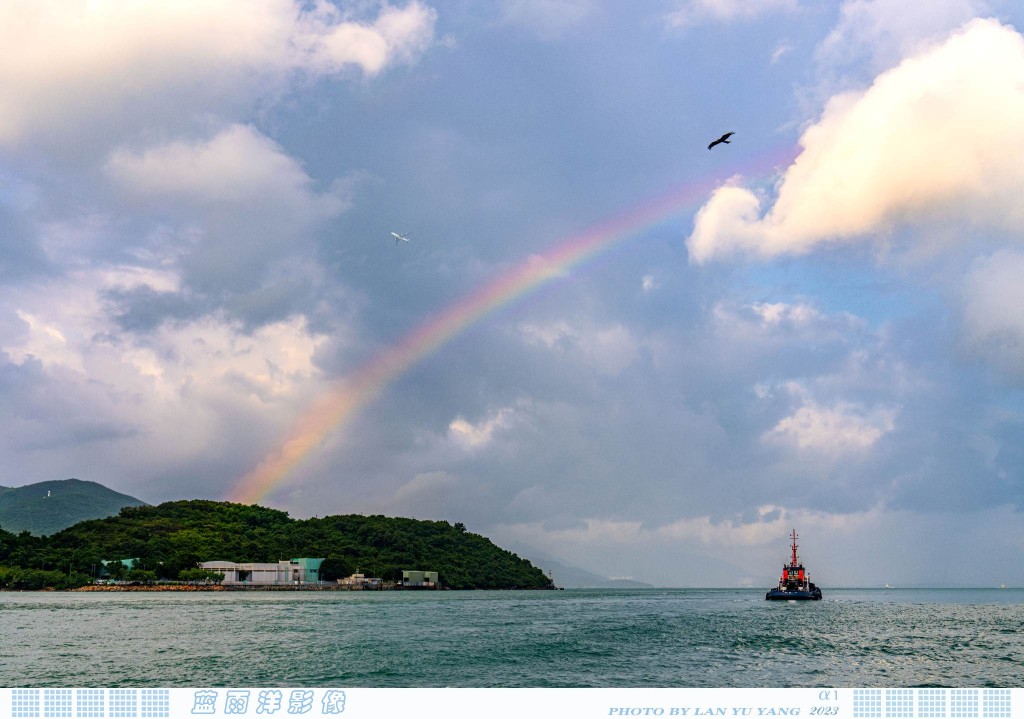 攝影師：如果東邊日出西邊雨，就有機會見到彩虹，黃昏相反。圖片授權藍雨洋