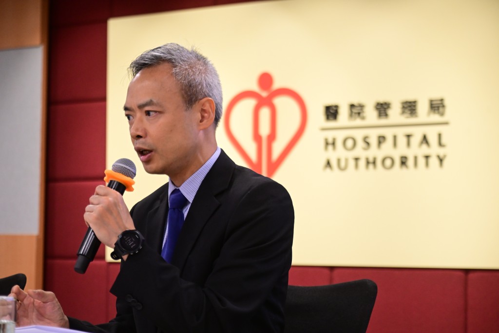 玛嘉烈医院内科及老人科副部门主管杨耀昌则指高危人士应接种新冠及流感疫苗。陈极彰摄