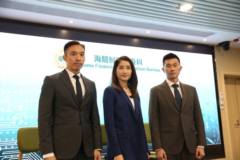 香港海关于8月1日成立财富调查科。刘汉权摄