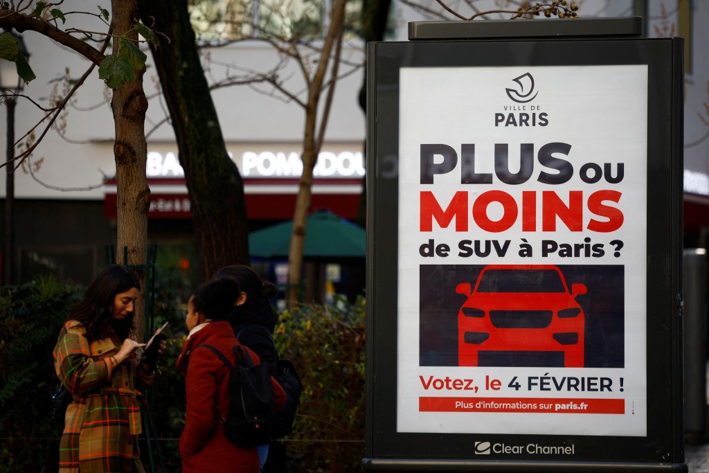 巴黎公投口号：「你想巴黎有更多或更少SUV车？」路透社