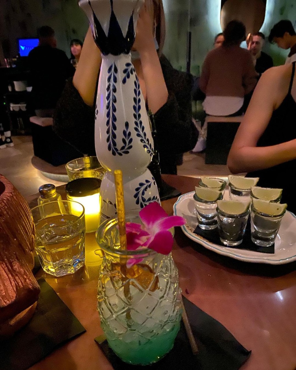 影酒定影朋友？