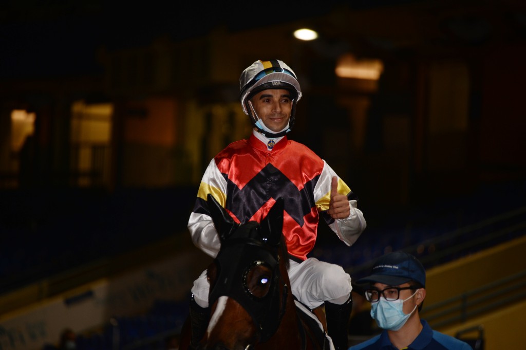 莫雷拉第五場策騎「股票傳奇」贏馬。