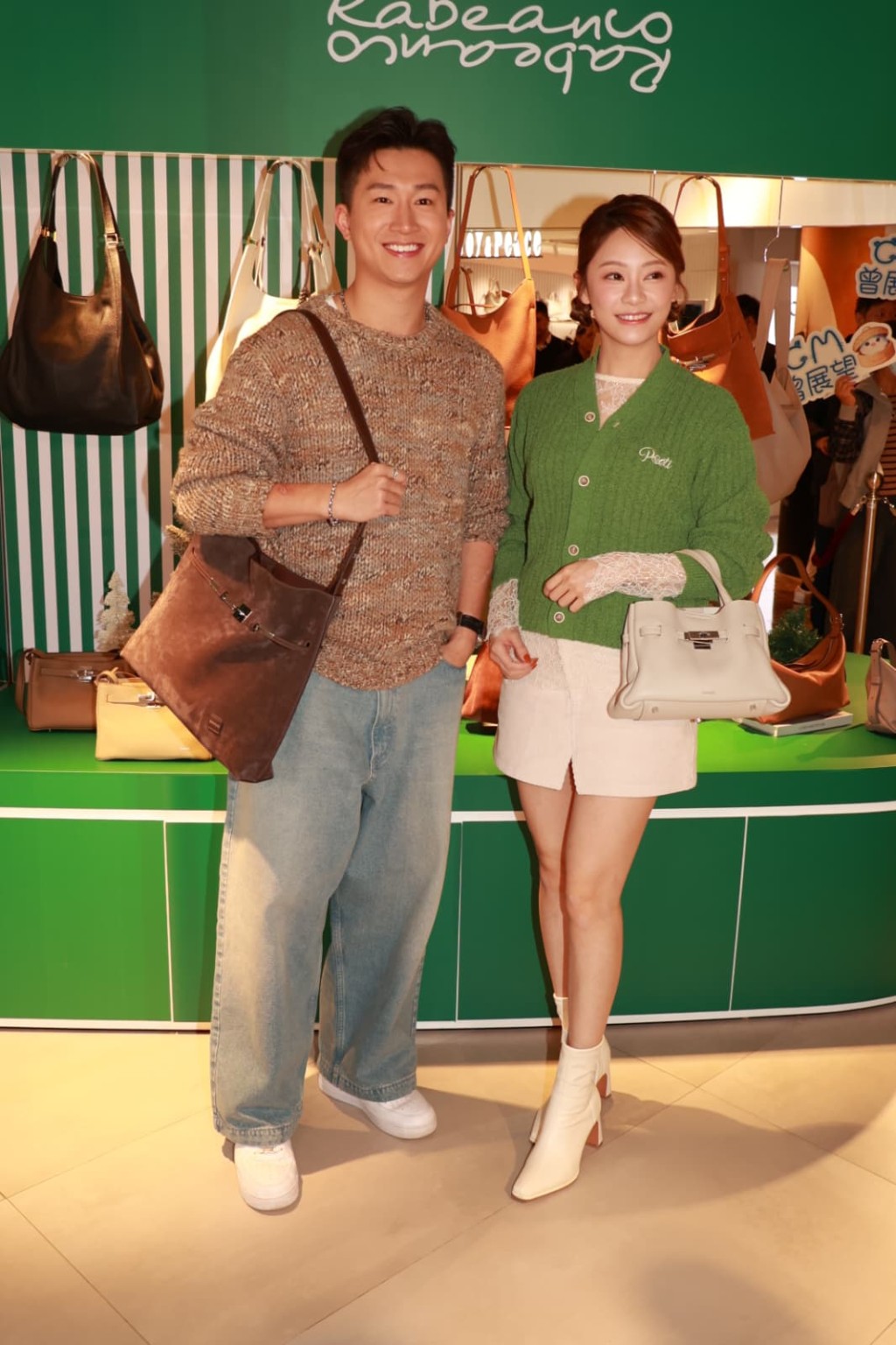 葉蒨文與曾展望情侶檔出席旺角活動。 葉蒨文與曾展望情侶檔出席旺角活動。