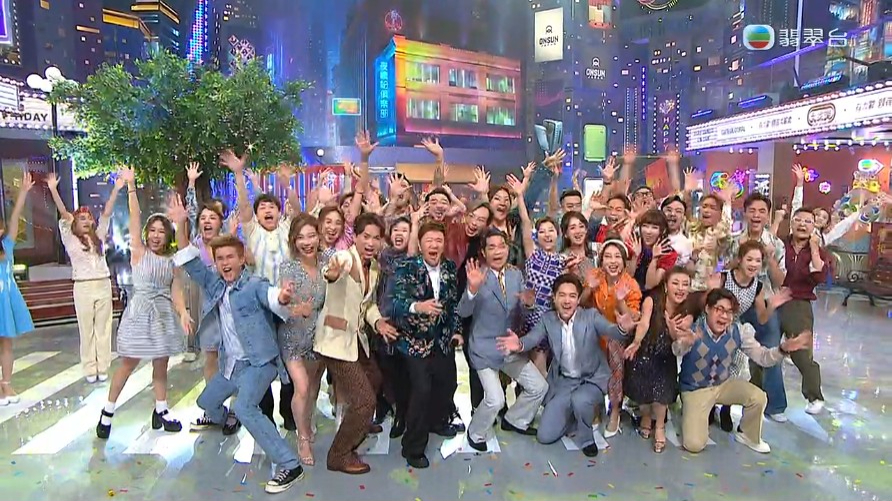   《中年好聲音》一班歌手藝人，與尹光合演歌舞劇。
