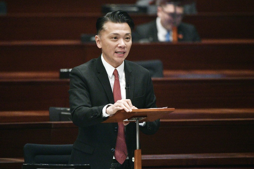 紡織及製衣界議員陳祖恒詢問，除「出海專班」外，是否有其他措施協助內地企業「出海」。