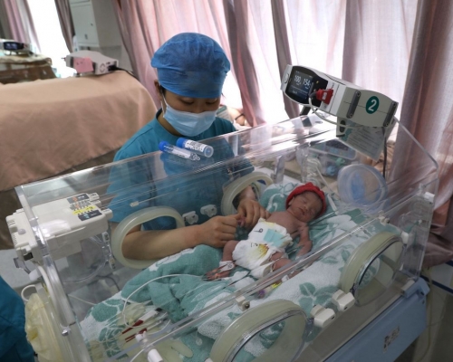 人口專家董玉整表示，適齡生育婦女逐漸減少是新出生人口下降的其中一個原因。資料圖片