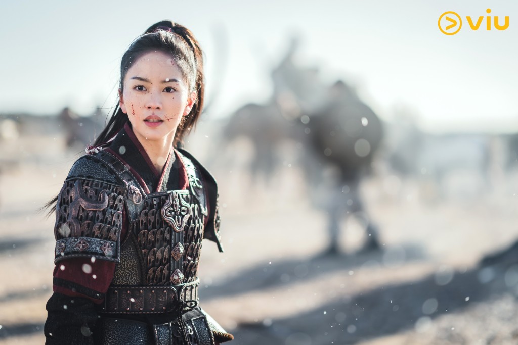 金所炫一改溫婉甜美形象，在劇中披甲殺敵。