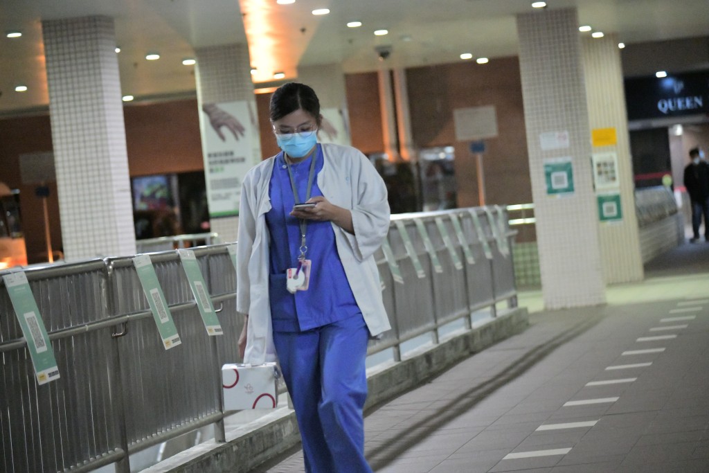 趙偉仁指設立醫學院需考慮本港是否有足夠負責臨床教學的醫護人員。資料圖片