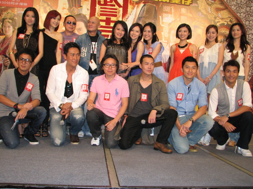梁嘉琪（後右四）曾演出TVB劇《洪武三十二》。