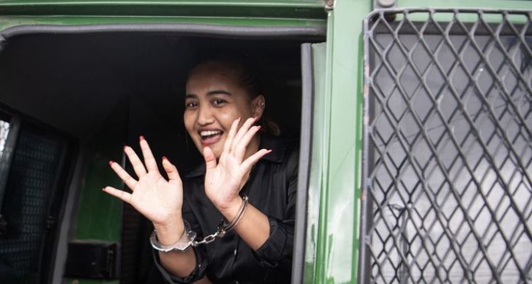 卢特菲亚瓦蒂最终被印尼法院判囚2年，并罚款逾12万。网上图片