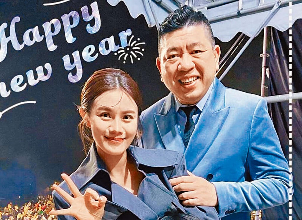 台灣搞笑藝人NONO與太太合照。