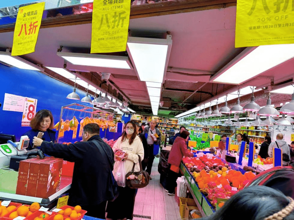 京東佳寶相關負責人表示，希望通過豐富的商品與貼心的體驗，為香港市民打造溫馨便捷的年貨採購場景。