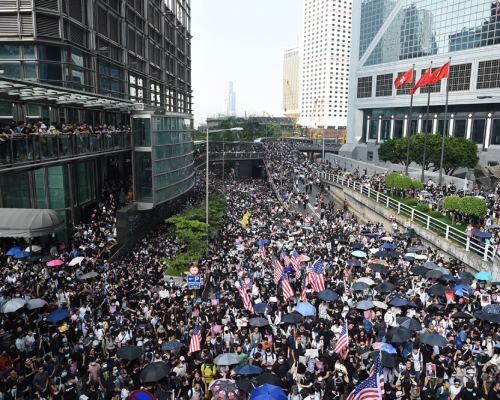 去年9月遮打集會後,附近一帶仍有大批市民。 資料圖片