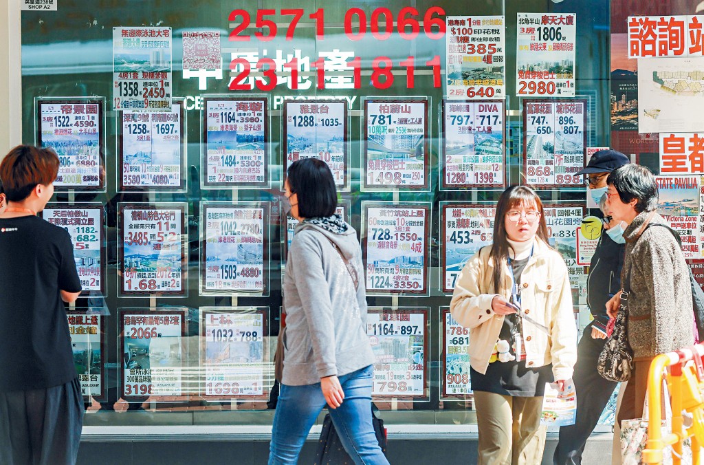 长假期未有全新盘开售，部分向隅客转投二手市场「寻宝」，带动屋苑睇楼活动。
