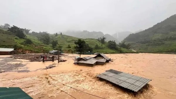 台风摩羯在越南广泛地区造成严重破坏。美联社