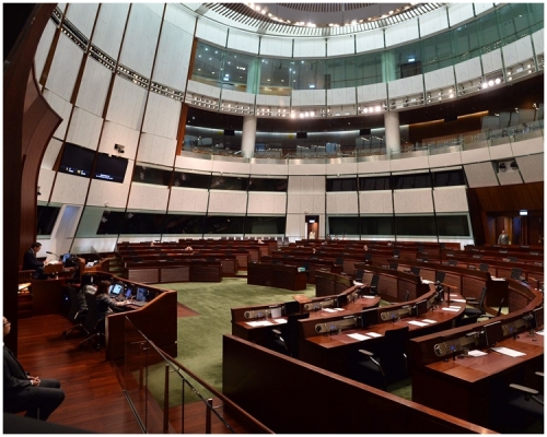 人民力量陳志全在會議一開始，就要求點算法定人數。