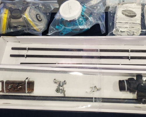 警方日前行動中檢獲彈藥等武器。 資料圖片