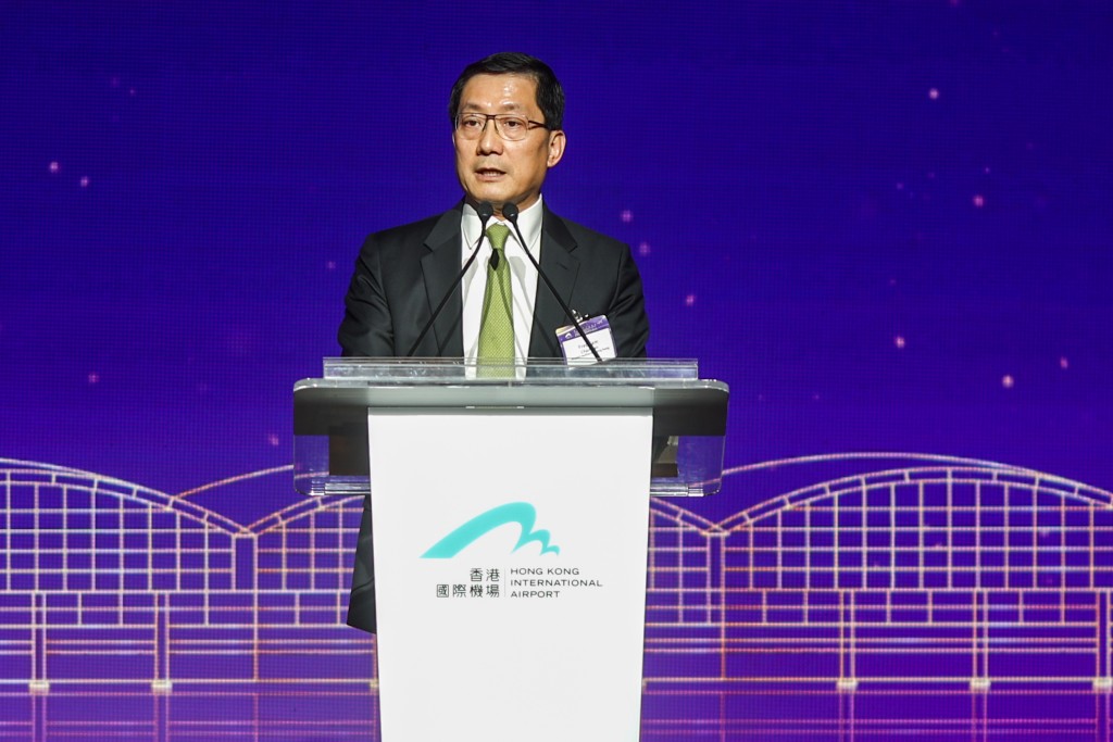 機管局主席林天福表示,香港國際機場在過去一年跨越多個重要里程碑。資料圖片 機管局主席林天福表示,香港國際機場在過去一年跨越多個重要里程碑。資料圖片