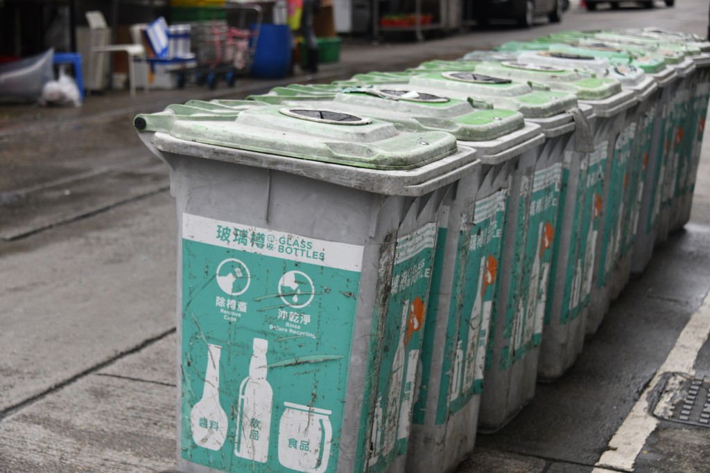 楊永杰指環保署為處理減廢及廢物收集工作，增設職位和辦公室。資料圖片