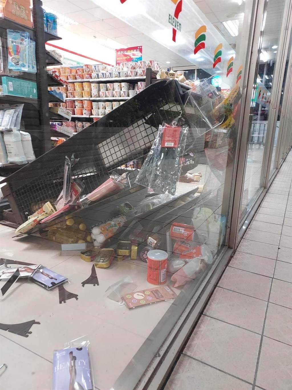 台湾地震后出现不同程度破坏。网上图片