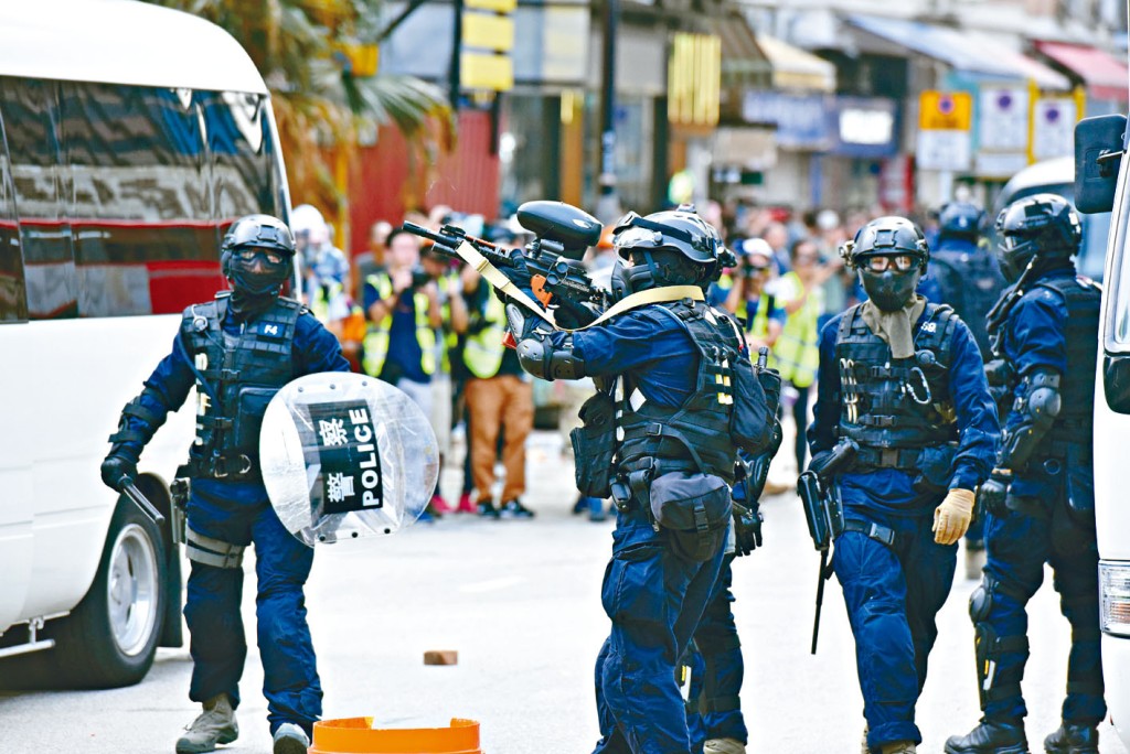 速龙小队执勤时的装束。