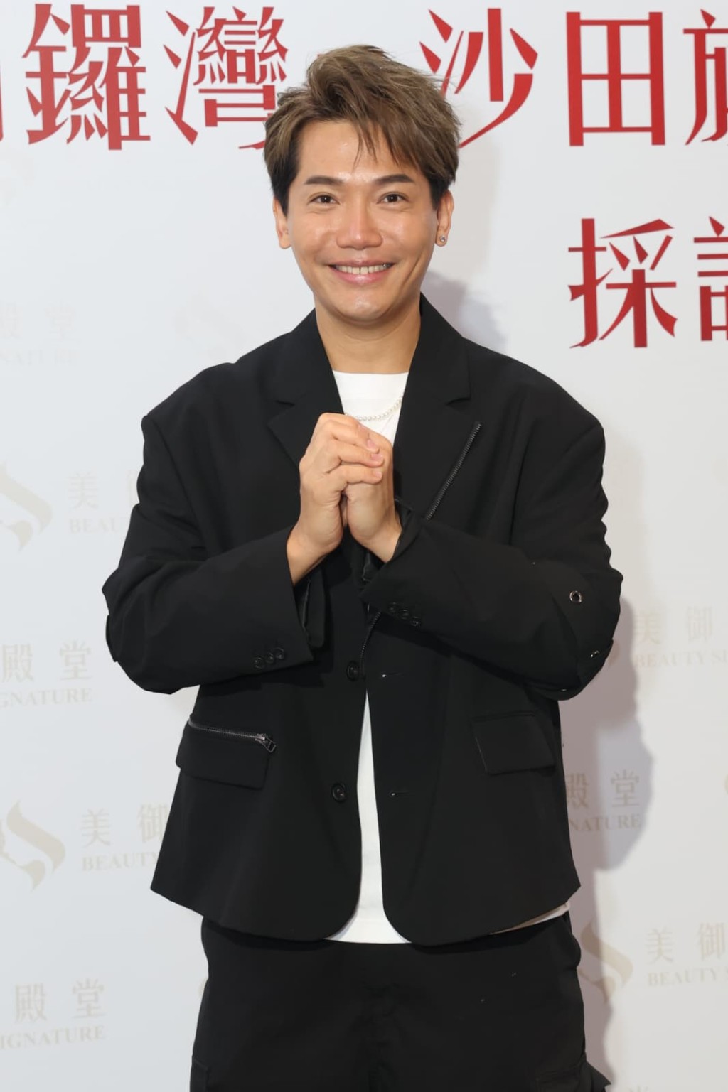黃建東表示好多人排隊做戴夢夢BB的契爺。