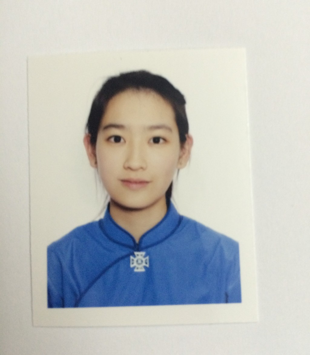 林愷鈴分享學生證件相，樣子十分青純。