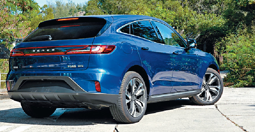 新車登場 超級混能車dfsk Seres 5 馬力逾五百匹明年首季交付 頭條日報 新車登場 超級混能車dfsk Seres 5 馬力逾五百匹明年首季交付 頭條日報