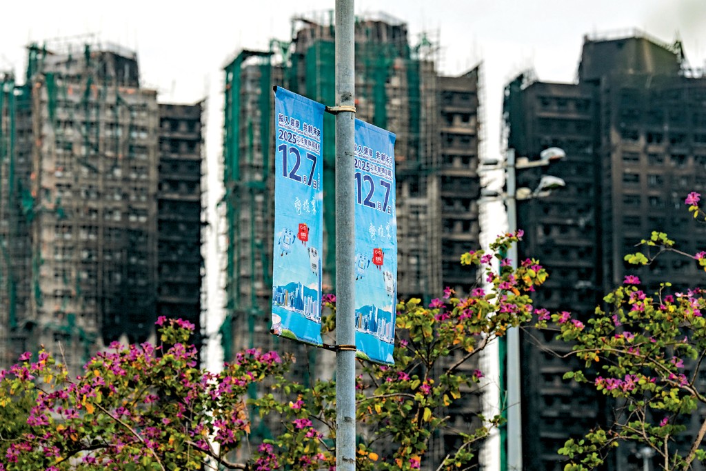 李家超指政府更希望通過立法改革現有制度，呼籲市民在周日立法會選舉投下關鍵一票。