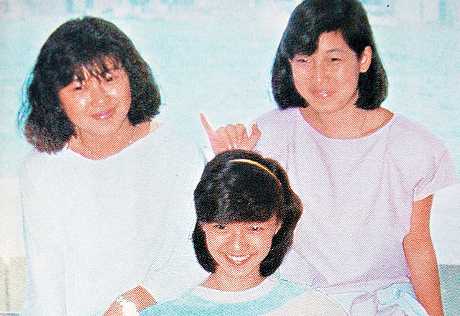陳慧嫻1983年與黎芷珊（右）及陳樂敏組「少女雜誌」闖樂壇。