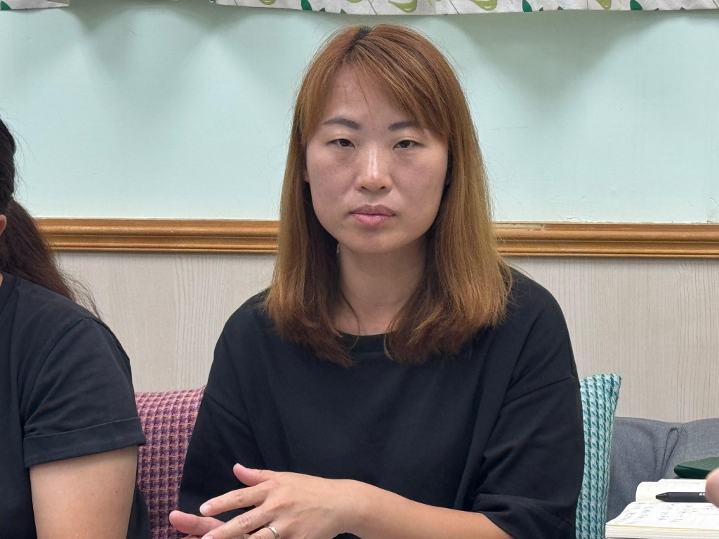 工業傷亡權益會總幹事蕭倩文期望社會正視長工時行業的過勞問題。 麥鍵瀧攝 工業傷亡權益會總幹事蕭倩文期望社會正視長工時行業的過勞問題。 麥鍵瀧攝